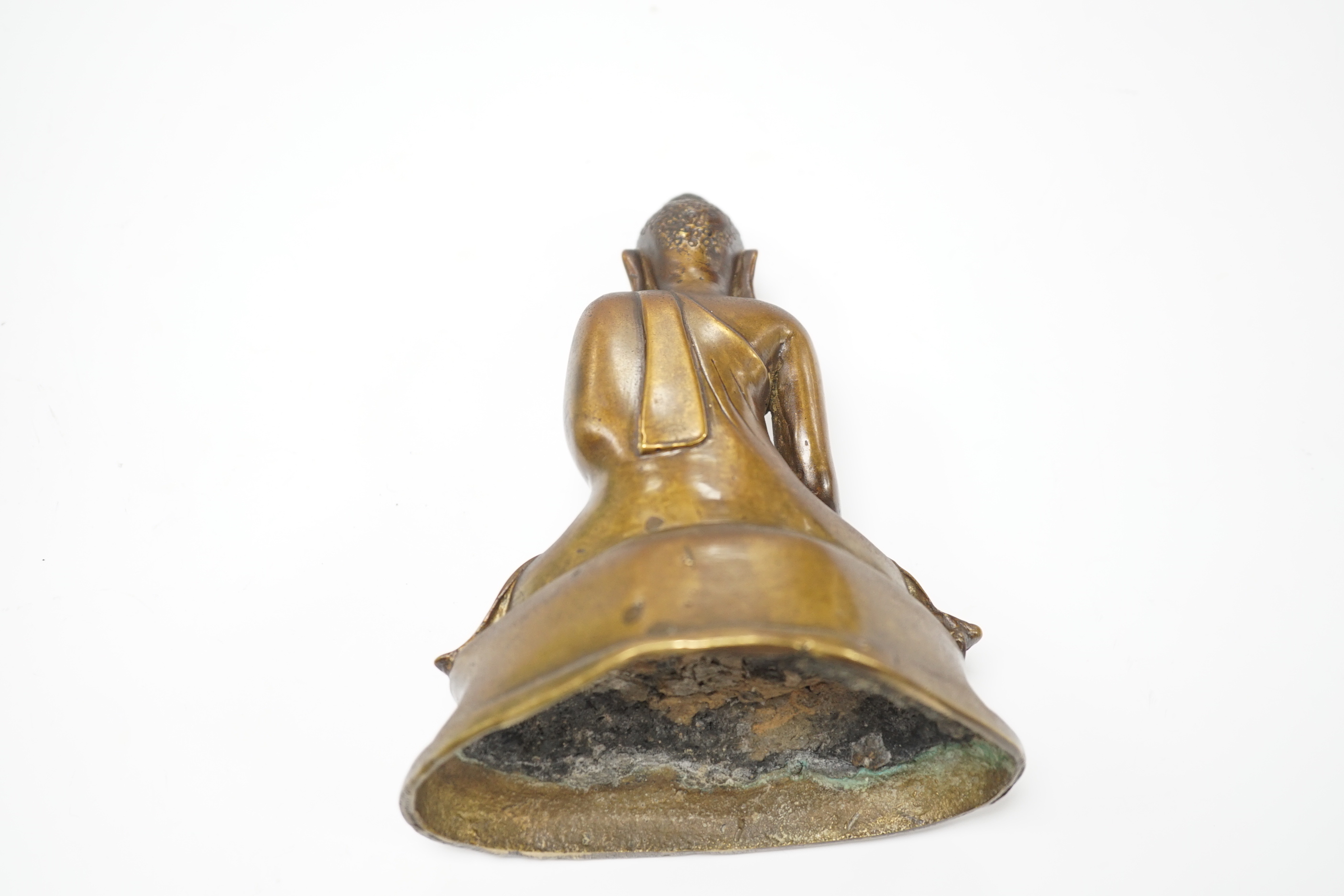A 19th century Burmese bronze buddha, 13cm high